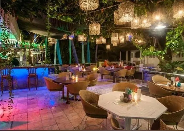 Apartment Heart Of 2bed 2bath 2 Pools Super Quiet Seminyak (Bali)