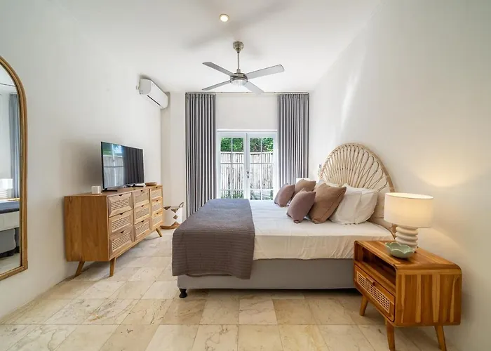Apartment Heart Of 2bed 2bath 2 Pools Super Quiet