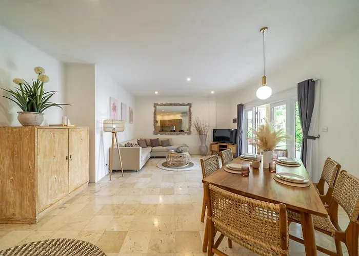 Heart Of 2bed 2bath 2 Pools Super Quiet Apartment *