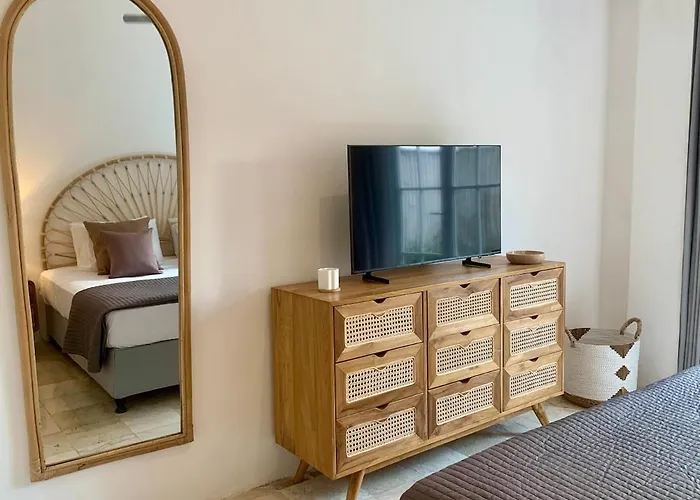 Apartment Heart Of 2bed 2bath 2 Pools Super Quiet